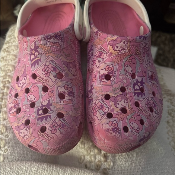 Hello Kitty Crocs - Picture 4 of 6